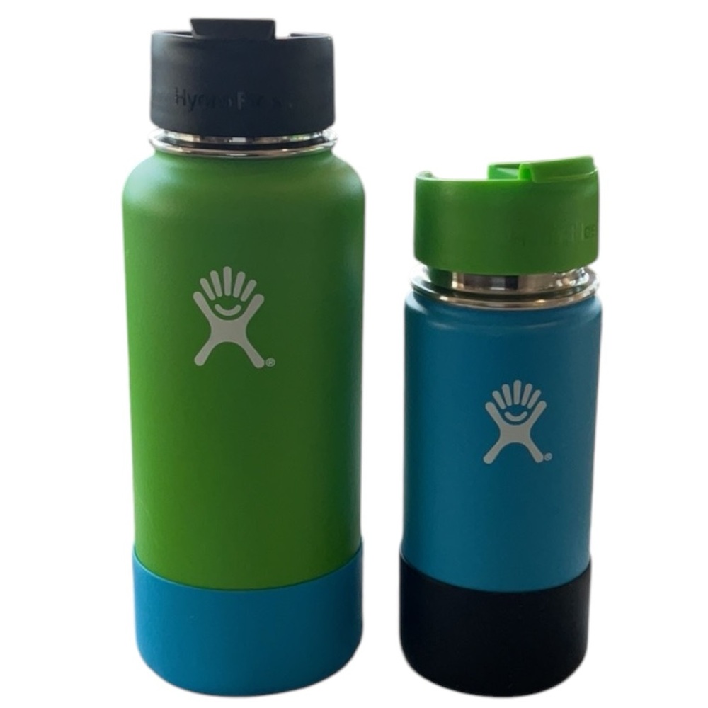 Set 2 Hydro Flask Green/ Blue Water Bottles BPA Free 32and 16 w/ Rubber Bumpers